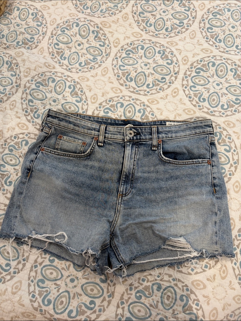 Women’s rag & bone denim shorts size 30